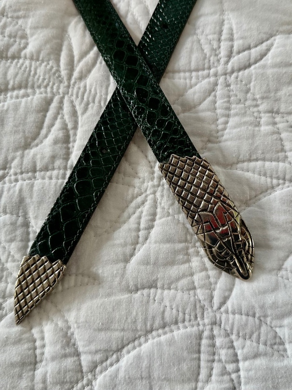 Vintage 1980's Avignon Snake Look Wraparound Green Leather Belt. Made in France - Picture 2 of 11